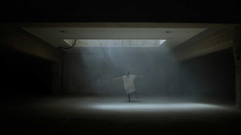 (IN)VISIBLES
